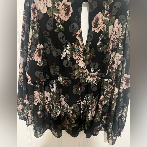 Torrid Skull Floral Peplum Sweetheart Blouse Long Sleeve Romantic Goth Size 5X - Picture 14 of 15